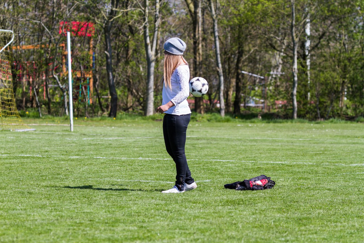 Bild 307 - Frauen SV Frisia 03 Risum Lindholm - Heider SV : Ergebnis: 8:0